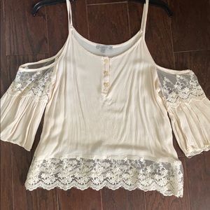 Flowy cropped shoulder top